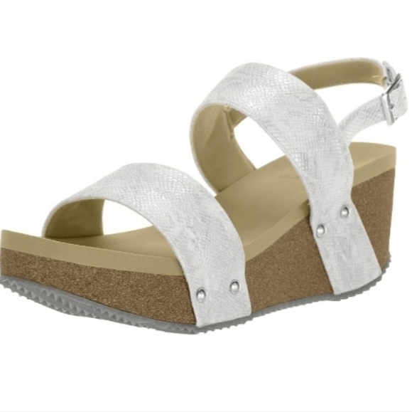 VOLATILE   SUMMERLOVE white Snake Skin Print Woman's Sandals Size 9 NIB Clogs - Picture 1 of 10